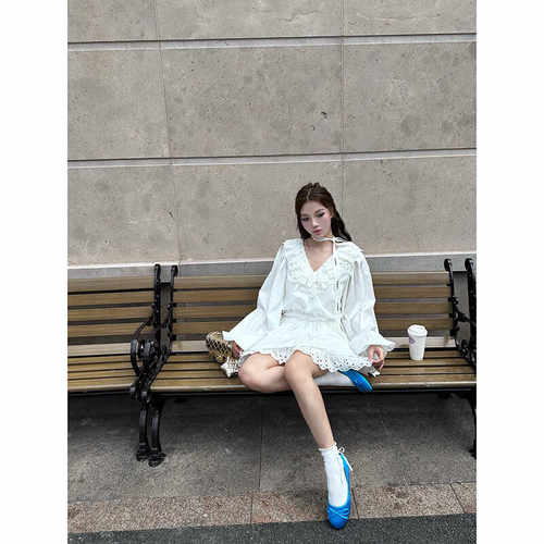 少女感花边收腰秋季镂空短裙甜美