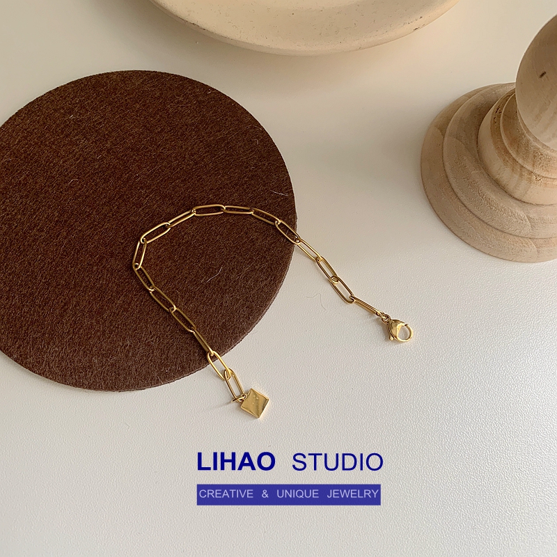 钛钢不掉色轻奢精致18K金色手链