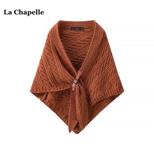 拉夏贝尔/La Chapelle秋冬款三角针织披肩女保暖皮扣围巾外搭斗篷
