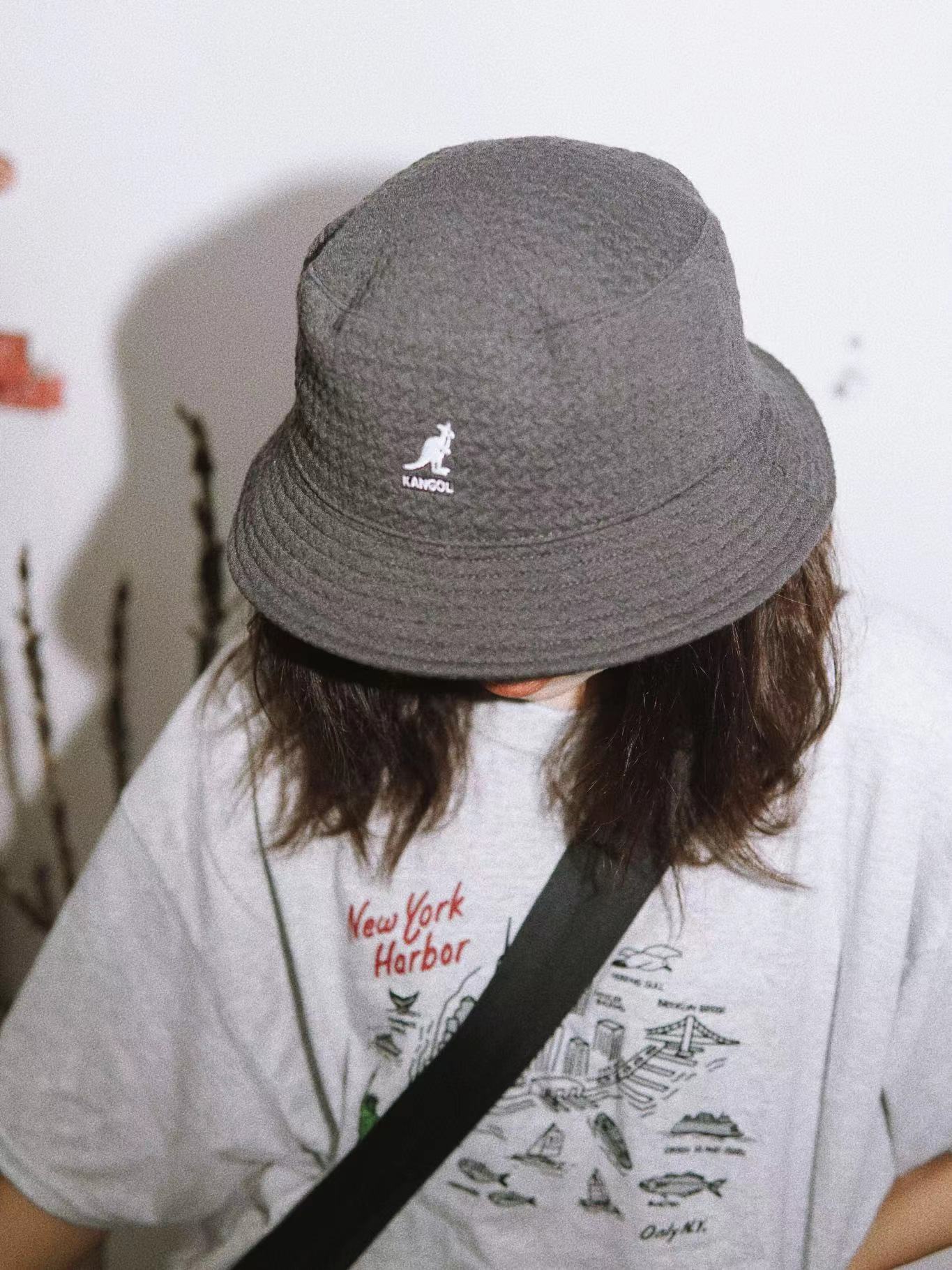 Kangol Embossed Rev Bucket袋鼠新款双面桶帽压花豹纹平顶渔夫帽
