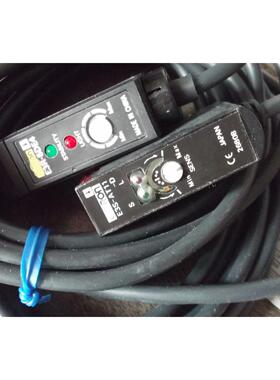 实拍现货OM龙传感器E3S-AT11-D E3R-5DE4 都剩半个，不是一对