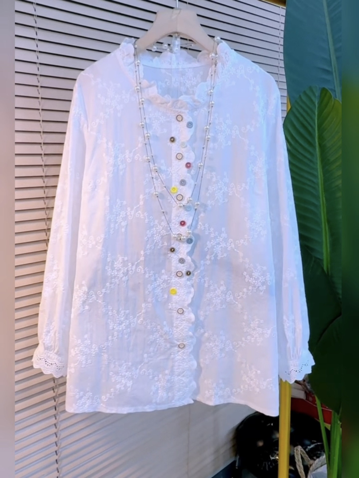 春夏大码女装彩色纽扣刺绣衬衫女设计感小众打底衬衣长袖上衣宽松,女装/女士精品,常规大码外套,淘宝优惠券,粉丝福利购,淘宝优惠卷