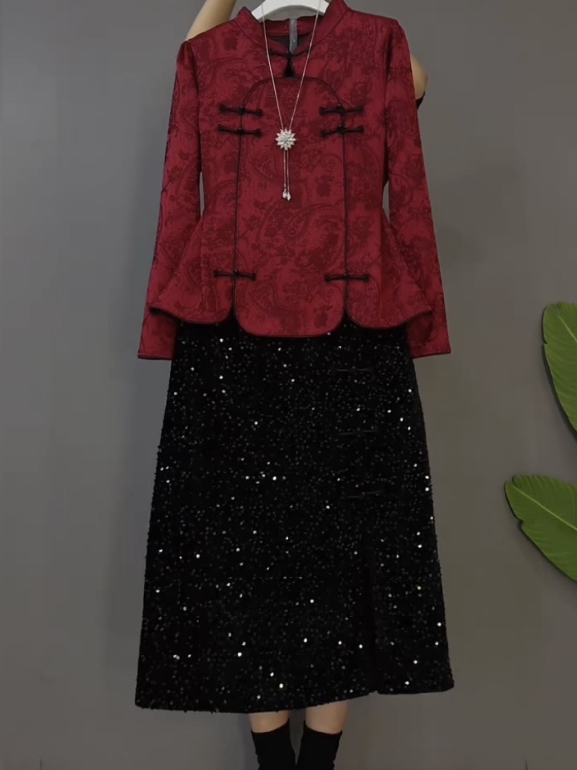 秋冬大码重工国风套装提花盘扣上衣亮片中裙两件套气质洋气显瘦潮,女装/女士精品,常规大码外套,淘宝优惠券,粉丝福利购,淘宝优惠卷