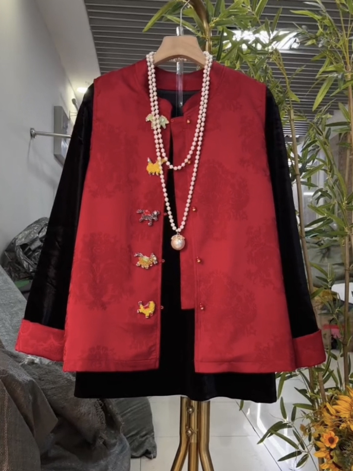 秋冬大码女装新中式国风重工纽扣马甲打底衫套装减龄内搭外穿小众