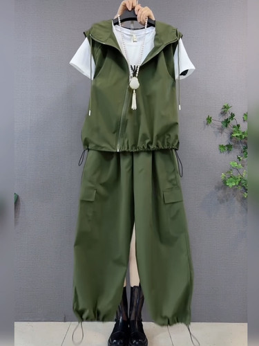 早春大码韩版宽松显瘦连帽马甲背心上衣胖妹妹遮肉显瘦工装裤套装