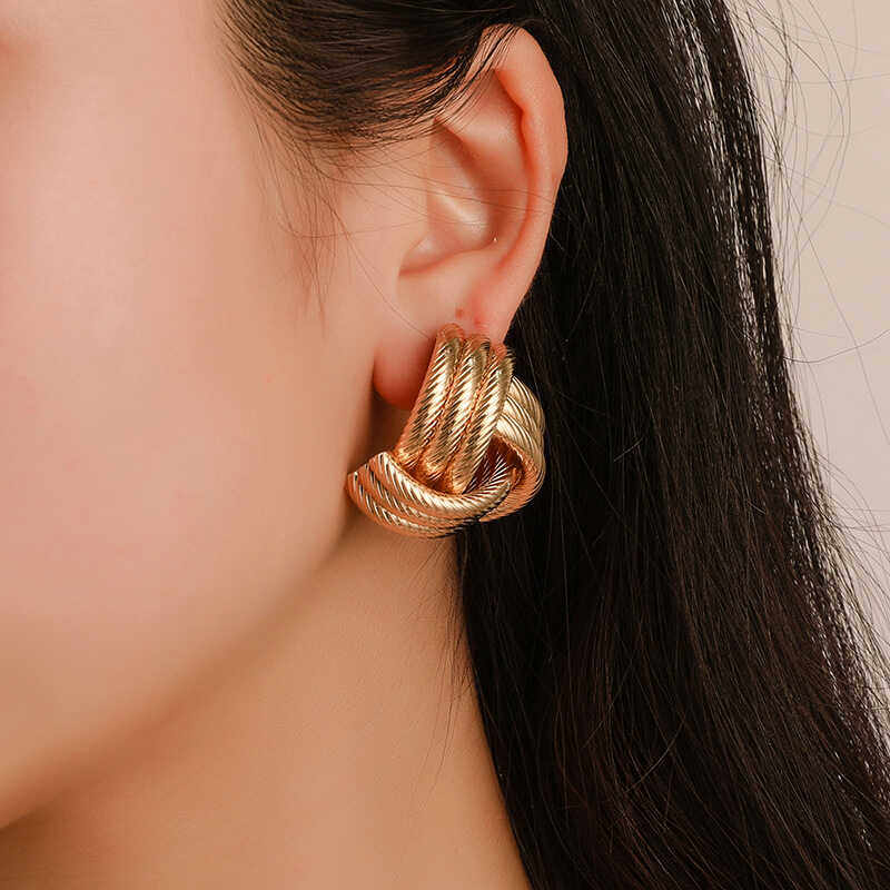 欧美ins夸张立体交叉三角麻花耳钉日常百搭几何金属y2k花纹理耳环