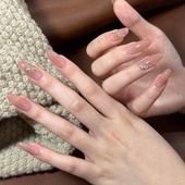 手工美甲裸色穿戴甲中长款 杏仁甲2026新款 轻奢高级感新娘拍婚纱照