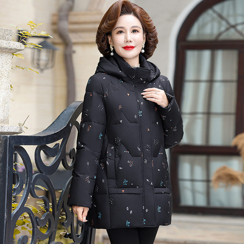 中老年羽绒服女款妈妈冬装短款加厚大码老人奶奶太太洋气冬季外套
