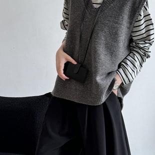 2025秋季新款坎肩后开叉燕尾针织马夹马甲宽松型毛衣女肩叠穿背心