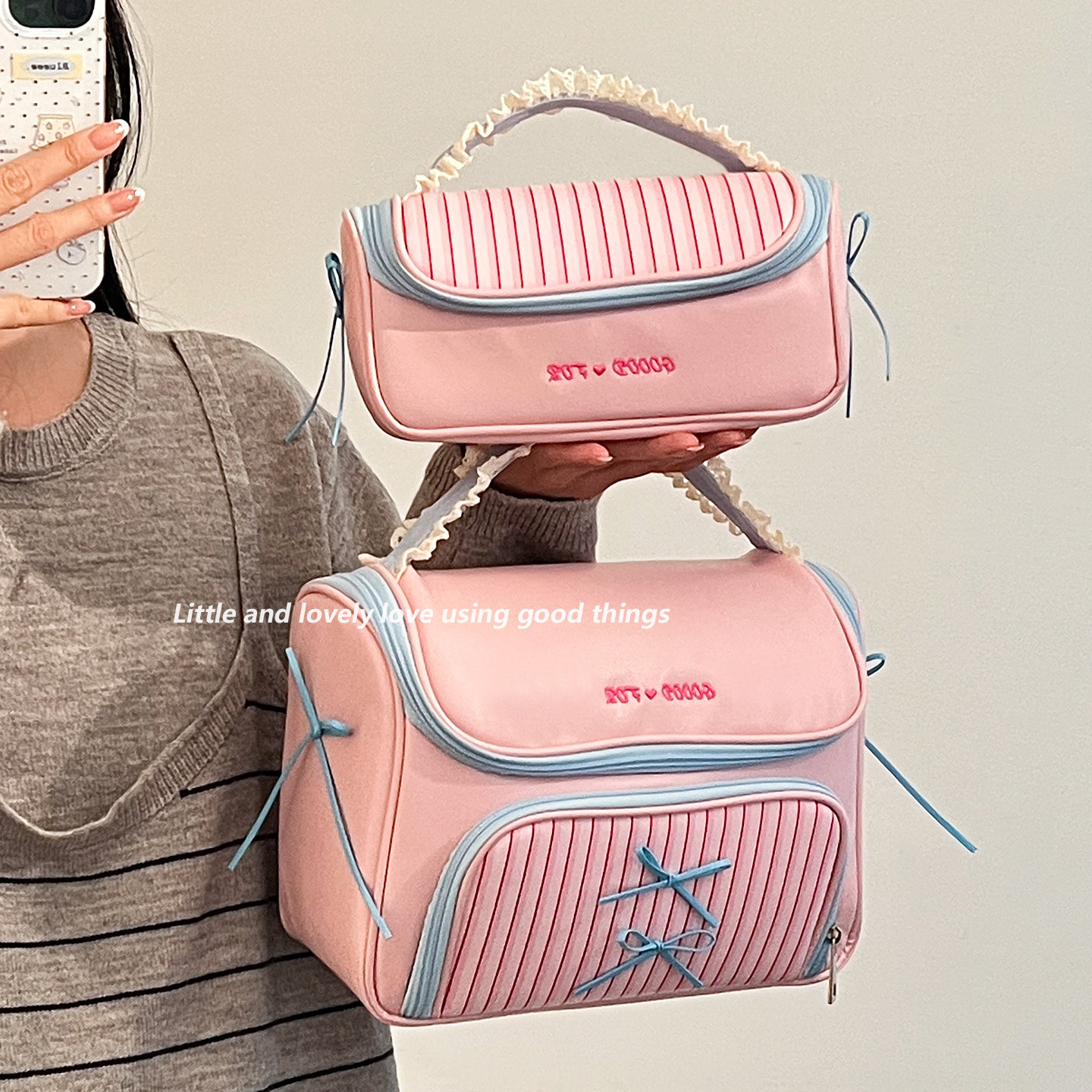 蝴蝶结化妆包手提大容量洗漱护肤品收纳皮质防水外出旅行分区便携