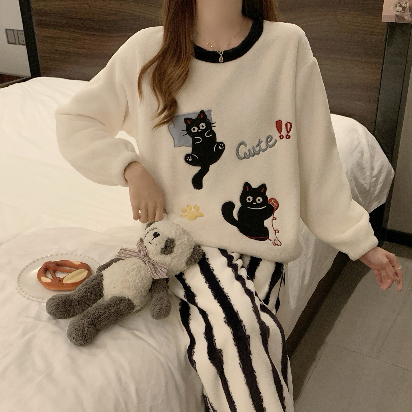 珊瑚绒睡衣女士秋冬长袖可爱韩版加绒保暖法兰绒可外穿套装冬学生