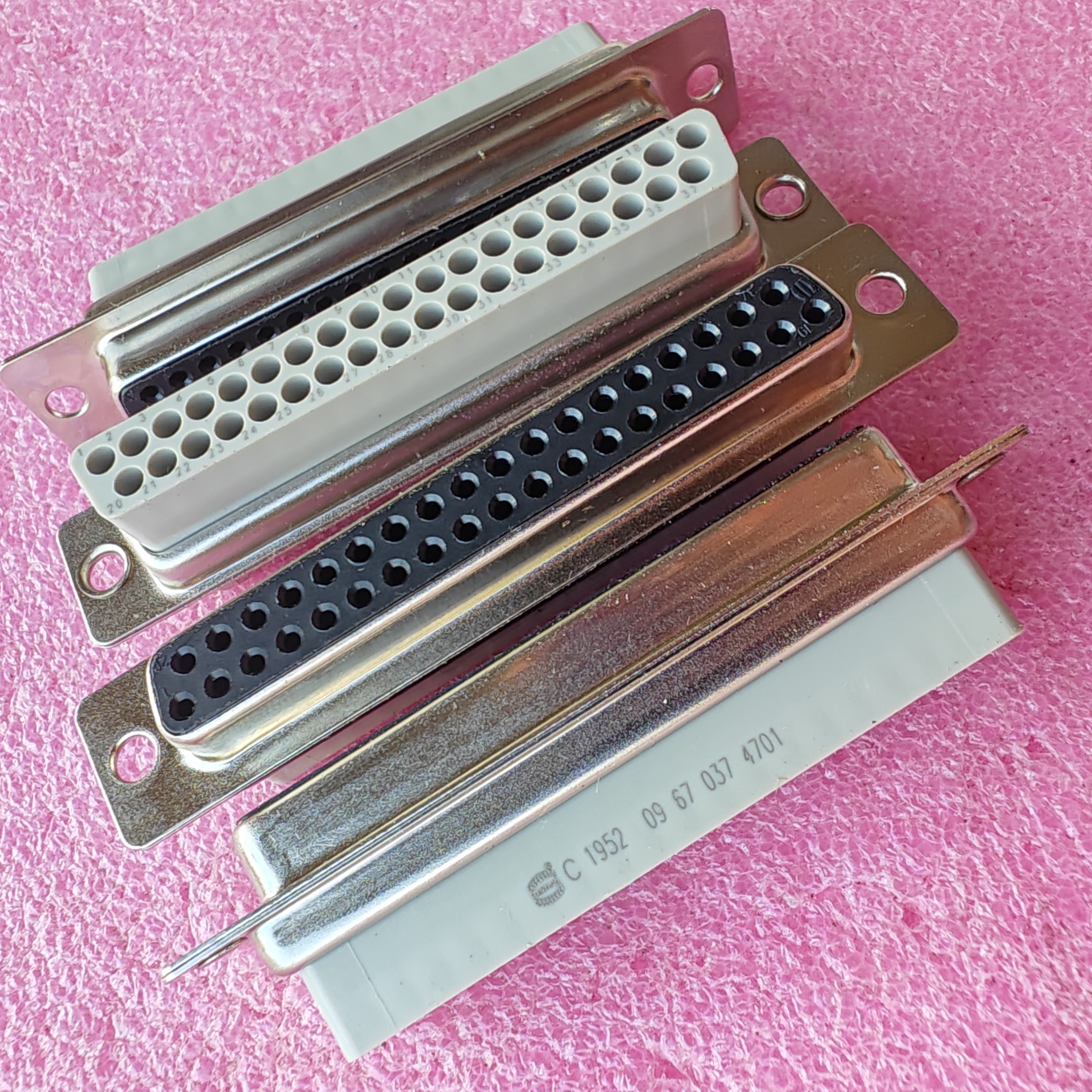 09670375601连接器HARTINGdb37P