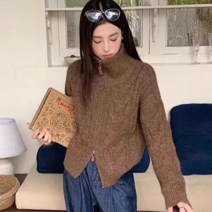 高领麻花拉链开衫毛衣女款2025年新款冬季加厚慵懒风立领针织外套
