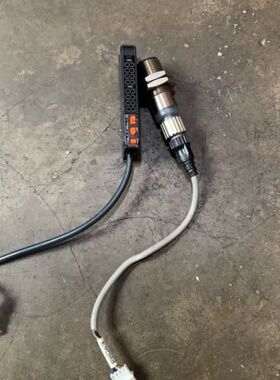 欧姆龙超声波传感器E4C-DS30E4C-UDA11一套咨询维修