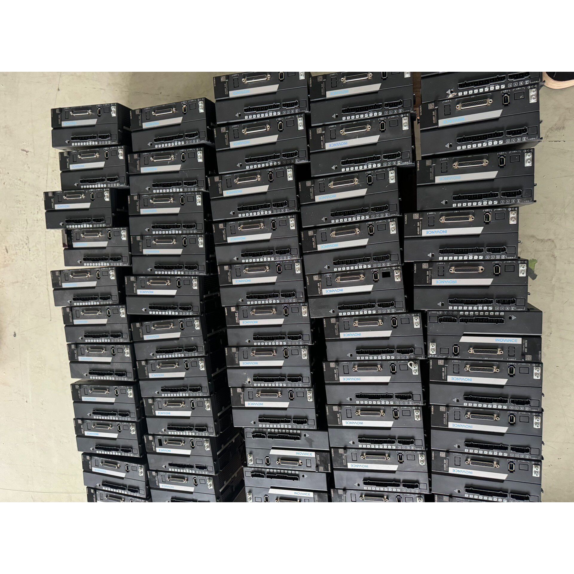 汇川2KW伺服电机SV630AT8R4I MS1H318C咨询维修