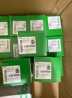 施耐德隔离开关,型号VCF2C (本体V2C+手柄KCD1P咨询维修咨询维修