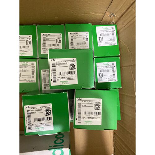 施耐德隔离开关,型号VCF2C (本体V2C+手柄KCD1P咨询维修咨询维修
