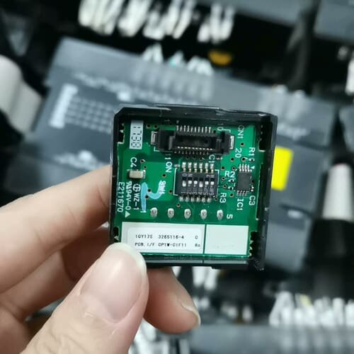 欧姆龙通讯口模块CP1W-CIF01CP1W-CIF11咨询维修