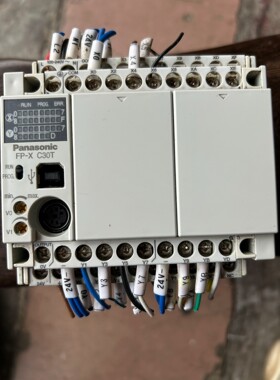 松下PLC控制器AFPXC30T成色非常好产品如图所示咨询维修