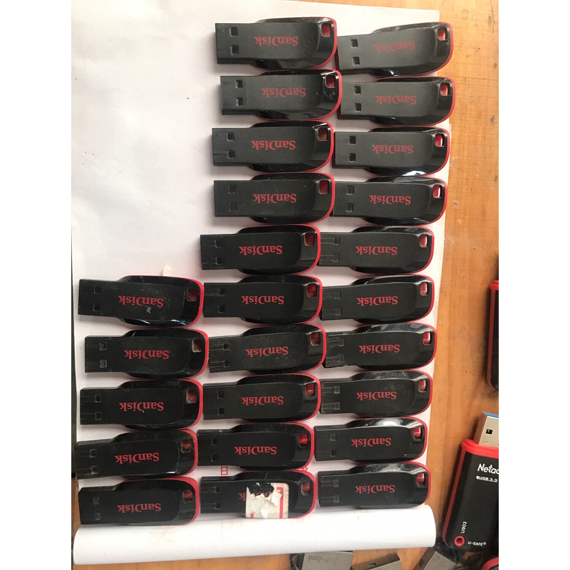 闪迪 U盘 4G6元 8G8元 16g11元二手东西如图片咨询维修咨询维修