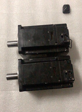 SGMJV-04ADA21安川伺服电机,两个一样的,功能咨询维修咨询维修