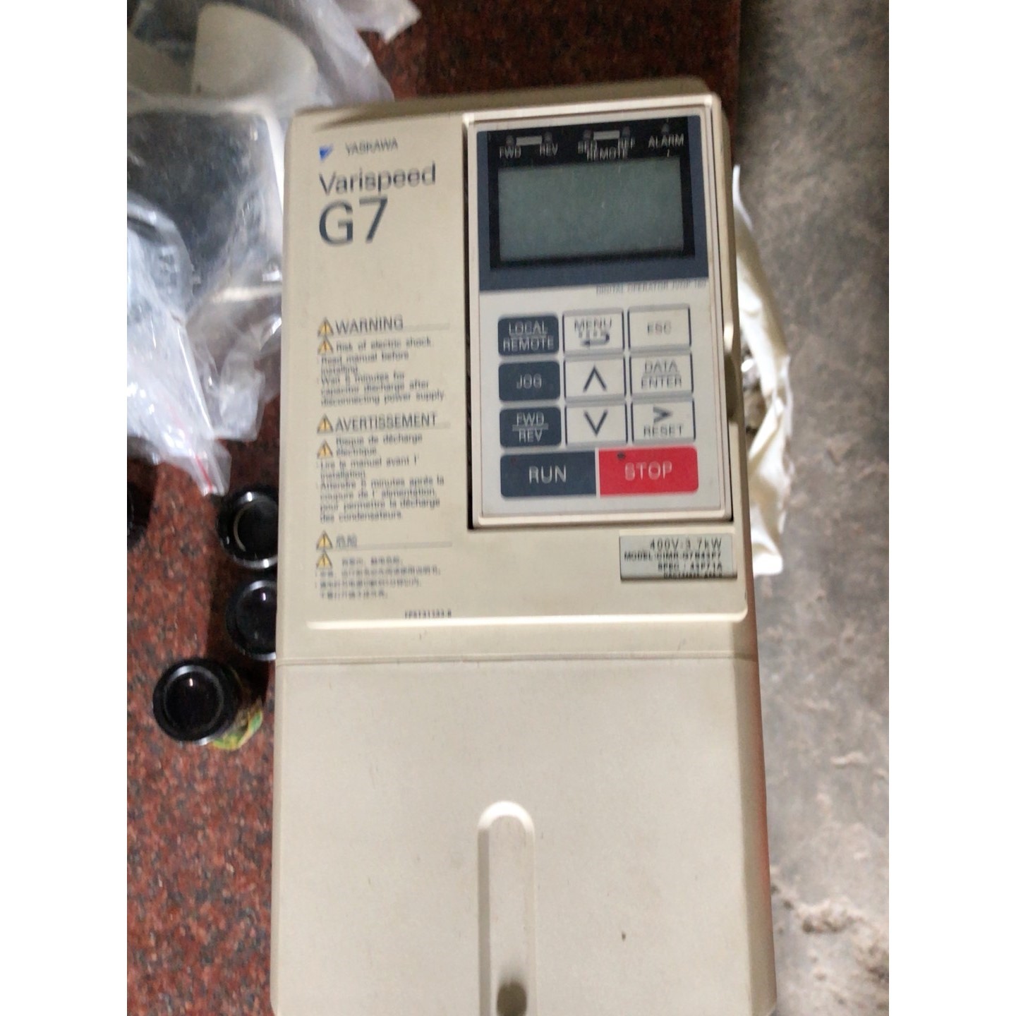 安川变频器  CIMR-G7B43P7 实物图 ,咨询维修咨询维修