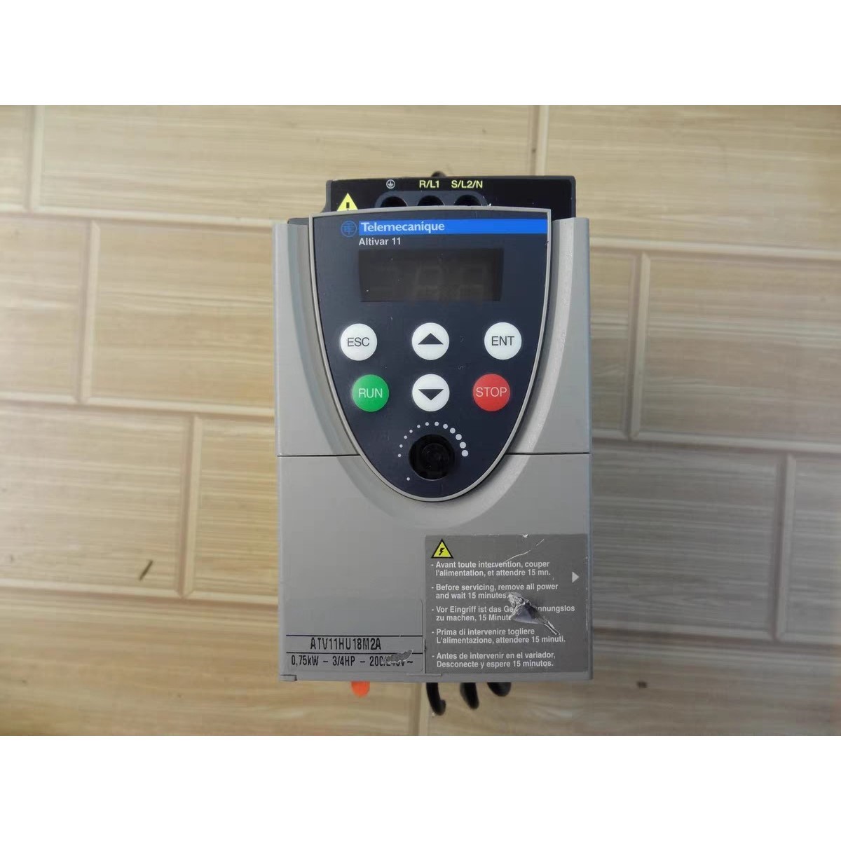 原装施耐德变频器 ATV11HU18M2A 0.75KW咨询维修咨询维修