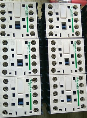 施耐德接触器,CA3KN40BD3,,有8个,成色漂亮.咨询维修