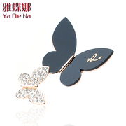 Ya na Korea boutique Butterfly brooch Crystal rhinestone brooch plates chest buckle accessories hu6