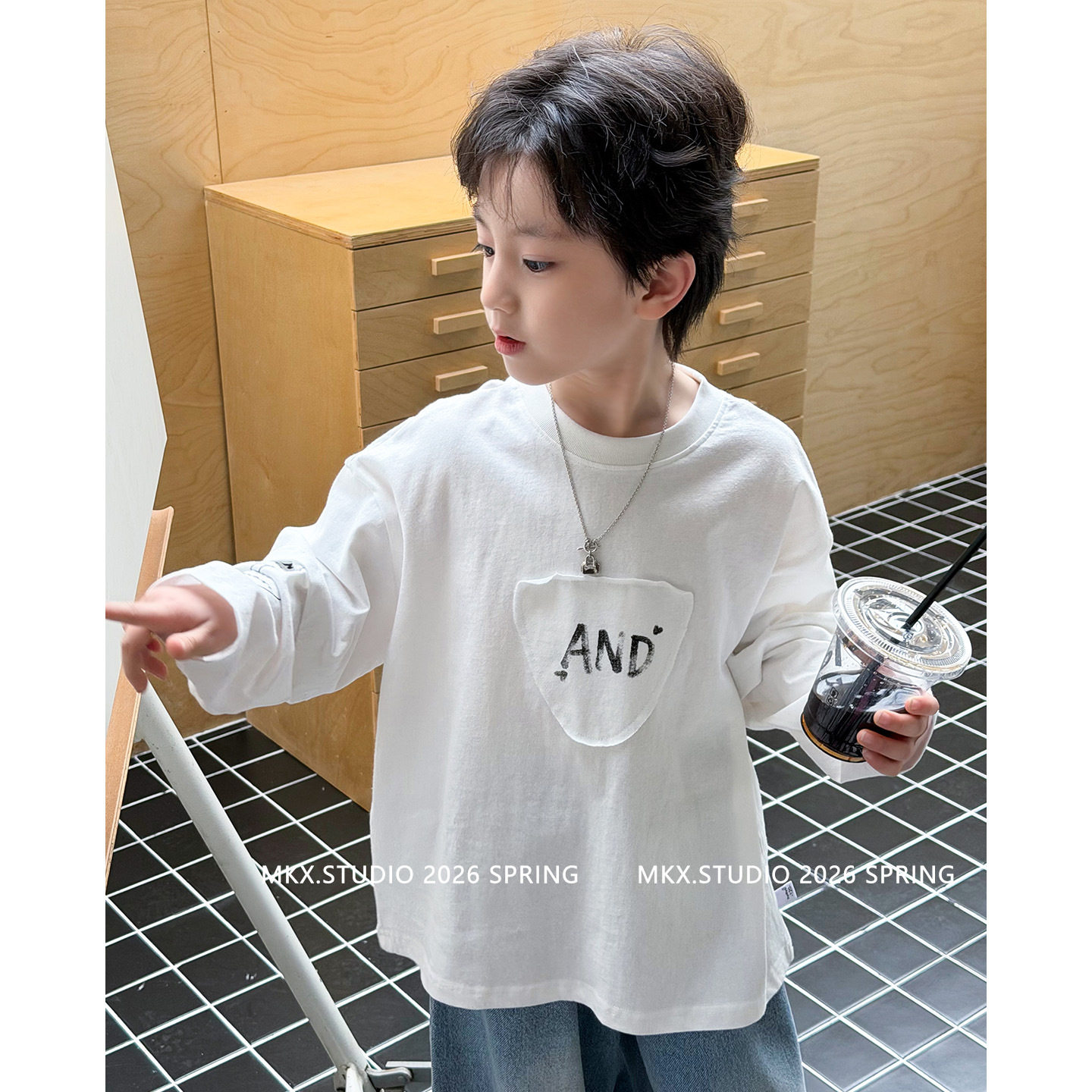 潮宝男童长袖T恤26春装新款男孩儿童套头衫假两件上衣白色黑百搭