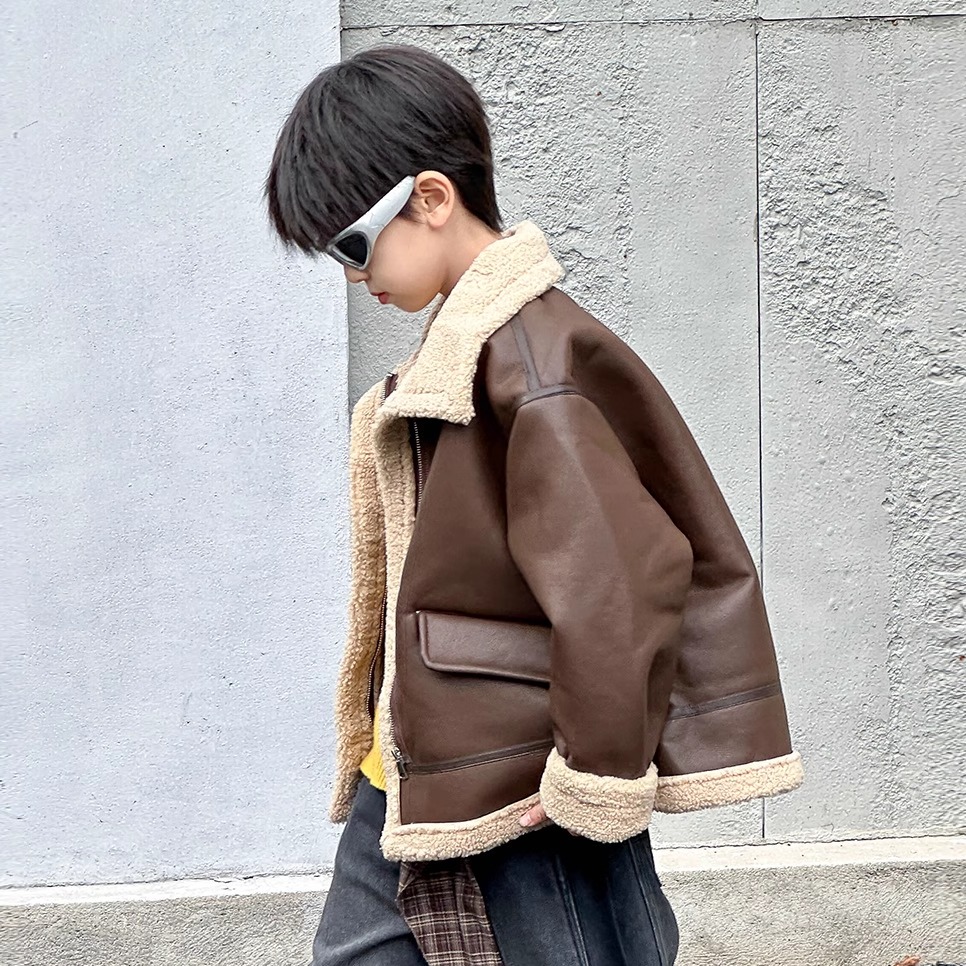 大男孩皮衣加绒夹克男童皮毛一体