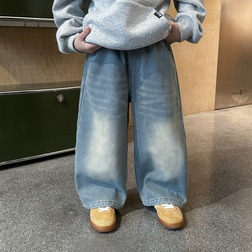 潮宝儿童韩版砂洗磨白牛仔裤