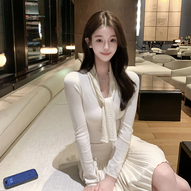 飘带羊毛修身针织上衣