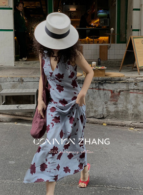 CZ ZHANG 2026早春撞色复古印花V领吊带连衣裙女修身显瘦气质长裙