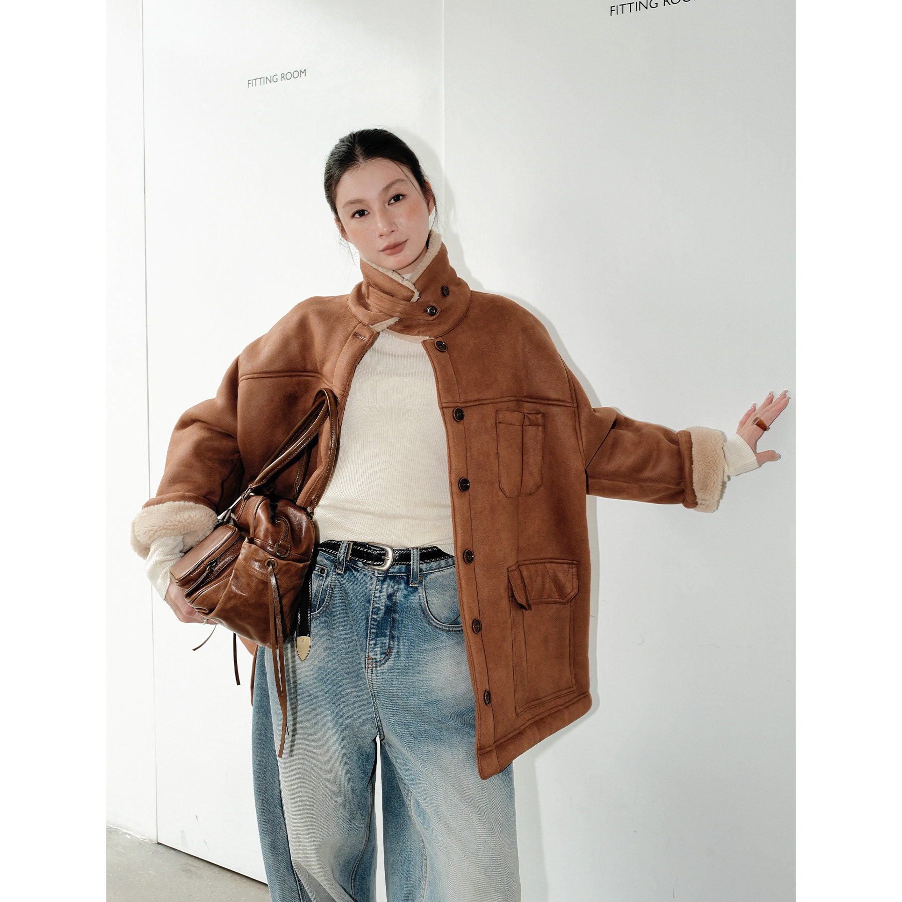 COMOS CMS 2025 冬季新款皮草宽松大板中长款女式皮毛一体外套女