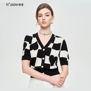 NOWSHOW朗香夏季新品爱心棋盘格V领泡泡袖收腰针织衫242079