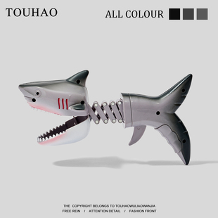 头号家“无聊了玩咬人的鲨鱼整蛊TA”搞怪解压弹簧伸缩手创意玩具