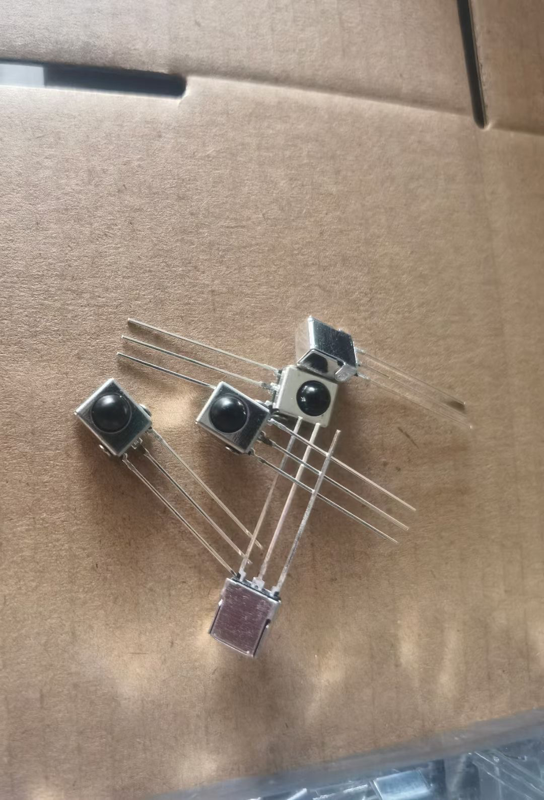 VS1838B/HX1838通用一体 PC638 空调 红外遥控接收头5V 带屏蔽罩