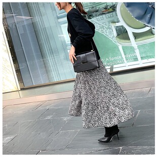 韩版大码女装长袖圆领小卫衣针织T恤拼接碎花大摆连衣裙假两件裙