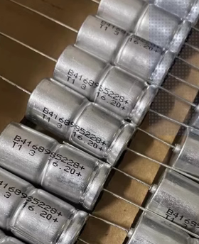 10个=100元 B41689S5228T 2200UF25V EPCOS轴向电解电容器 18*39