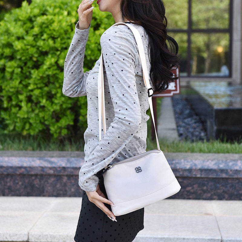 新款2025休闲简约大容量单肩包女轻便帆布包百搭质感斜挎女包