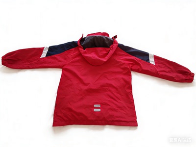 滁州市田家炳学校，冬季冲锋衣棉服校服