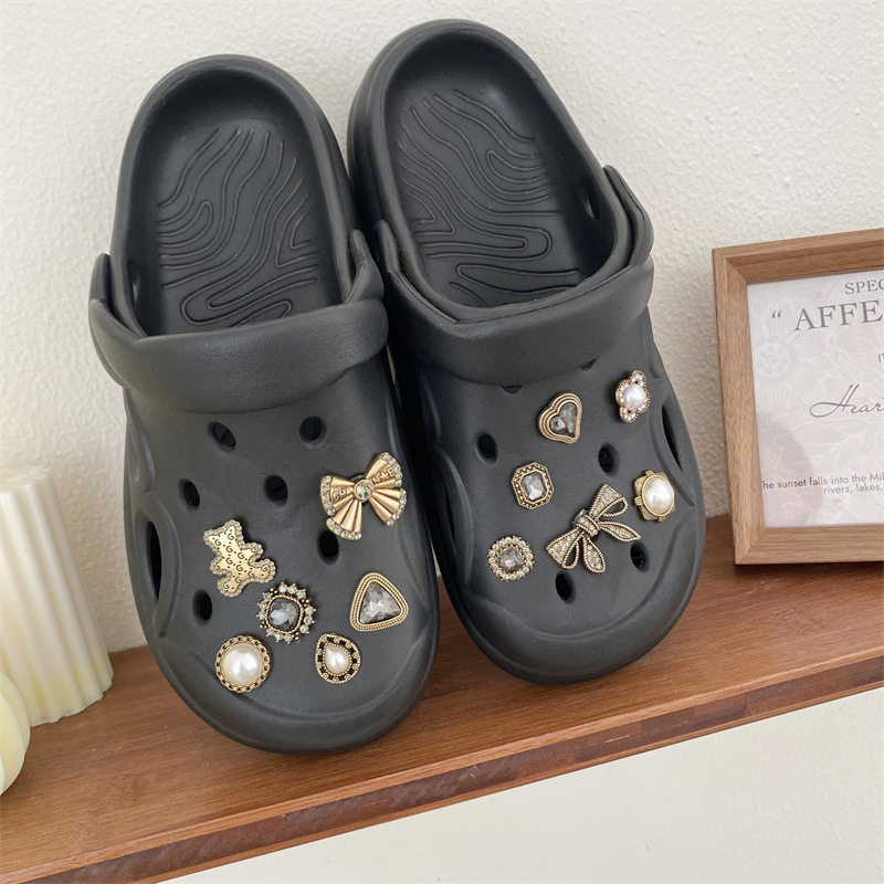 暗黑巴洛克合金洞洞鞋鞋花crocs