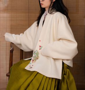星星糖 | 凤翥斋细闪仿羊毛尼米白针织绣花宋制飞机袖汉服秋冬女