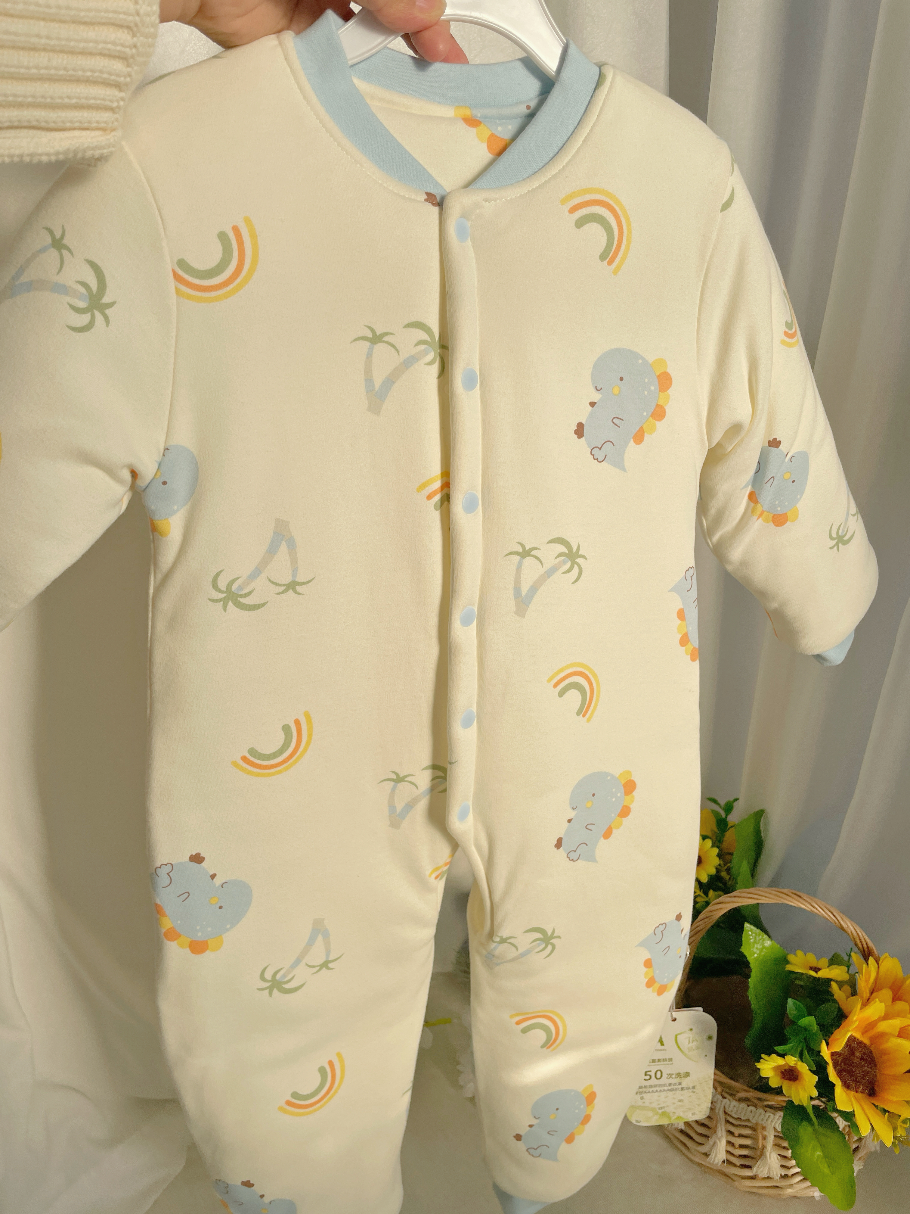 小月龄宝宝冬季加厚200克夹棉婴儿冬装棉服开裆连体衣冬天外套