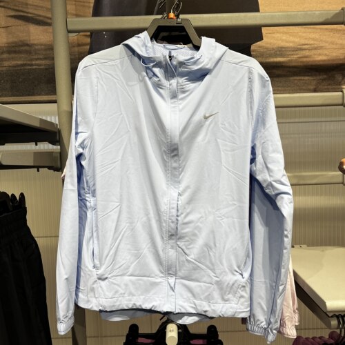 Nike耐克夏季新款女子休闲梭织夹克拒水可收纳跑步夹克HQ0651-468
