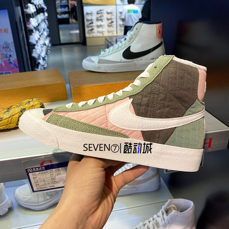 NIKE耐克加绒保暖运动休闲鞋