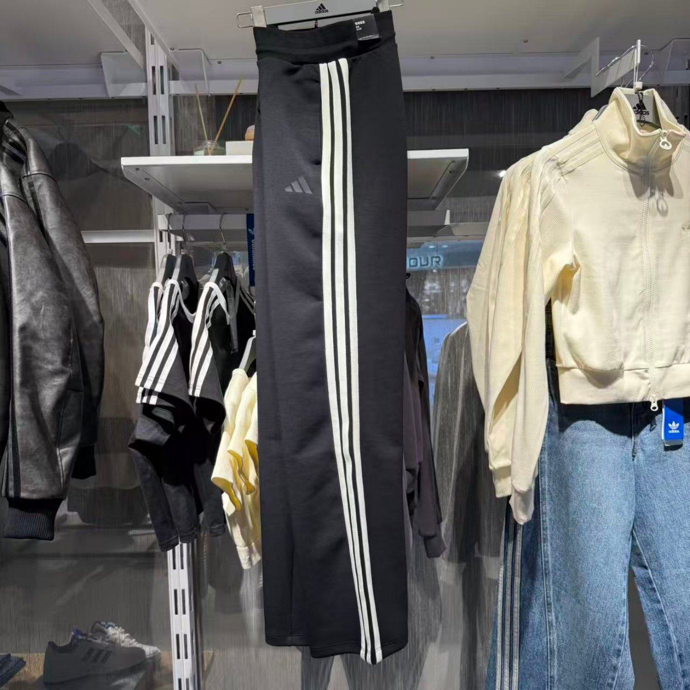 Adidas阿迪达斯女子三条纹长裤针织运动休闲宽松直筒运动裤KB7587