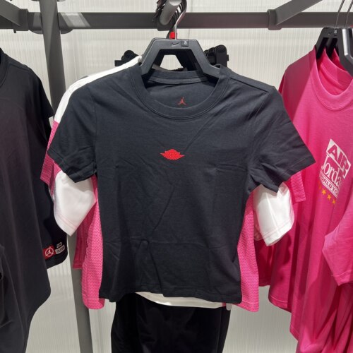 NIKE耐克女子新款健身训练简约百搭运动休闲短袖T恤 IV5348-010