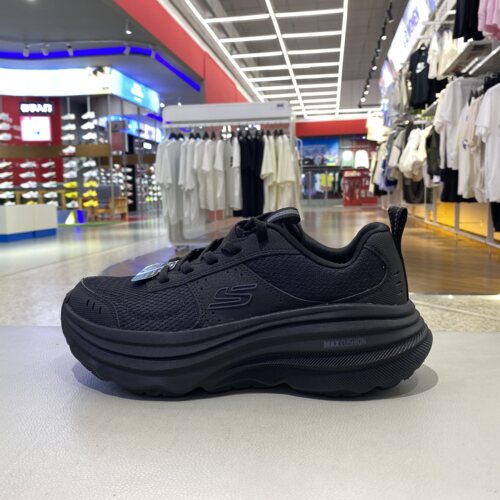 Skechers斯凯奇26新男缓震回弹户外跑步运动透气休闲鞋237818-BBK